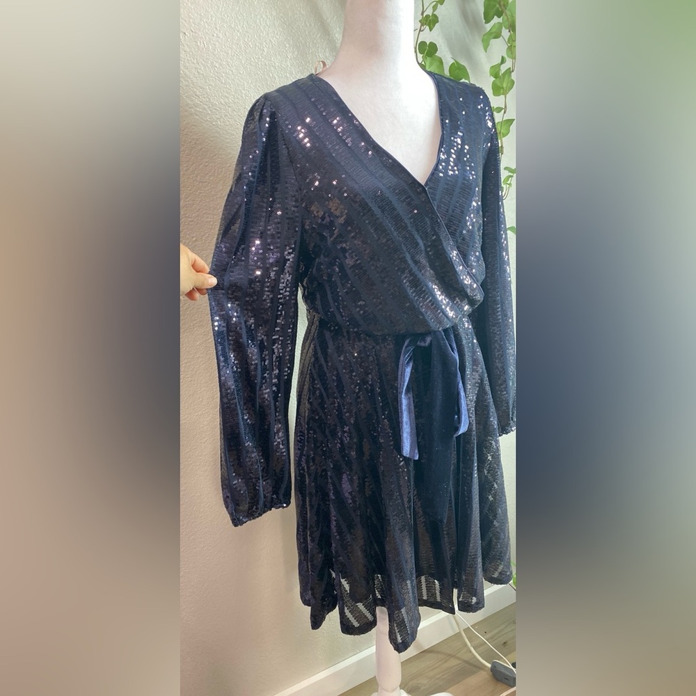 Nanette Lepore Blue Sequin Wrap Dress with Bishop Sleeves, New Size‎ 14 - Picture 13 of 13